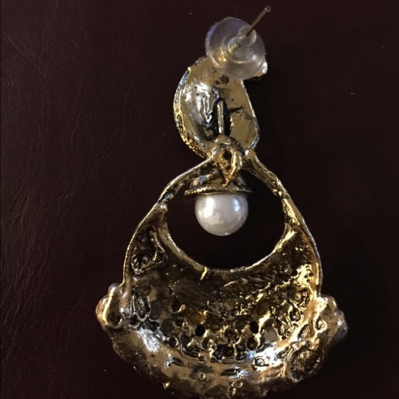 Authentic Ear ring - Picture 3 of 4