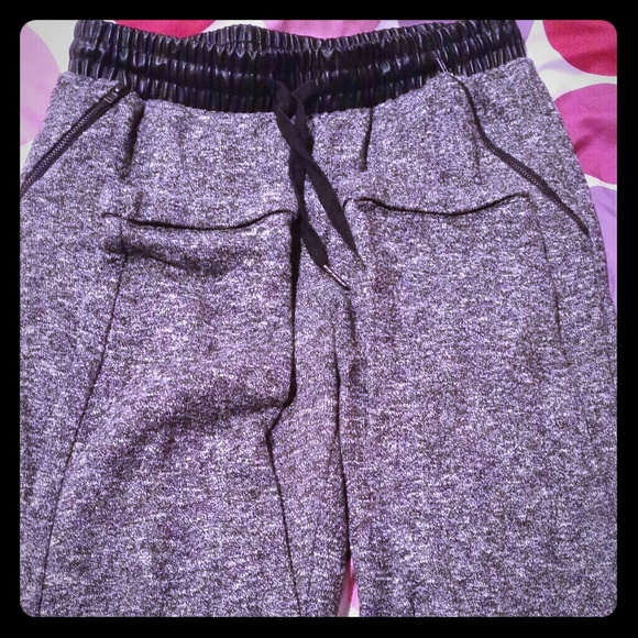 Gray joggers with leather trim