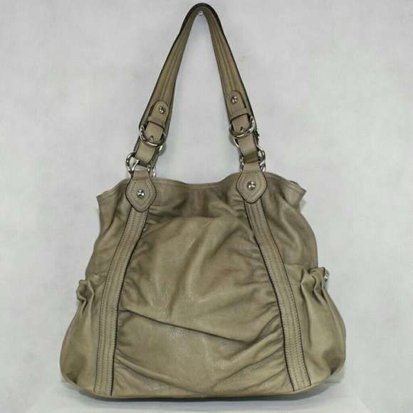 B. MAKOWSKY BEIGE PADDED LEATHER HANDBAG