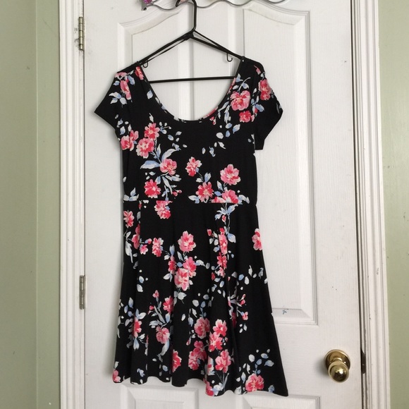 Aeropostale flower dress. Size Large.