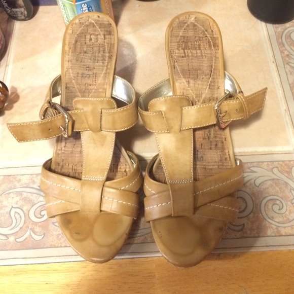 Guess size 5 nudge Wedges