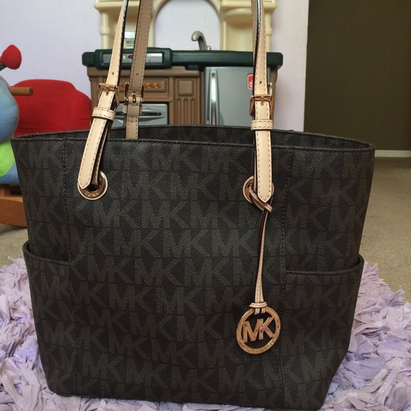 Michael Kors - Picture 1 of 1