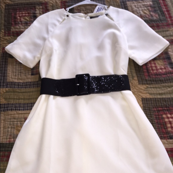 Dress - Picture 2 of 4