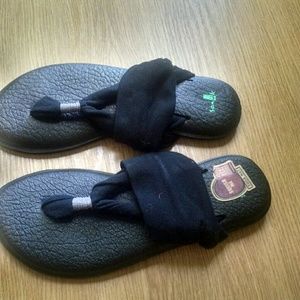 Black Sanuk yoga sling sandals