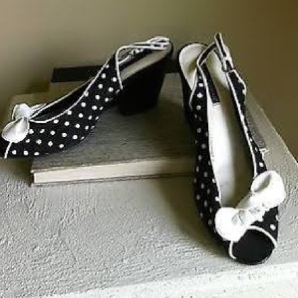 NEW, NEVER USED Polka dot wedges!