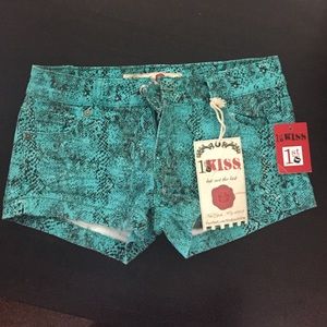 1st kiss denim shorts. NEVER WORN!