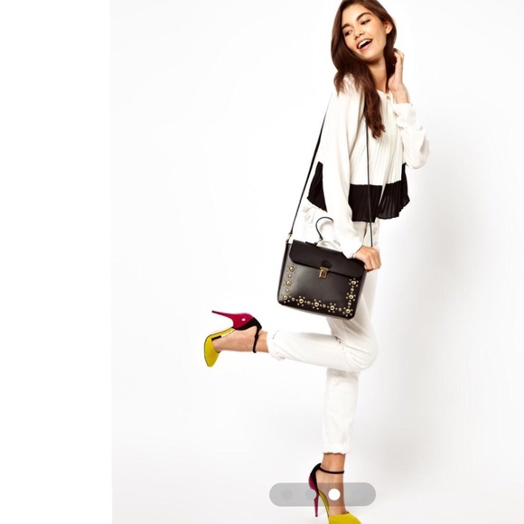 SOLD⛔️ ASOS leather crossbody bag👯 - Picture 4 of 4