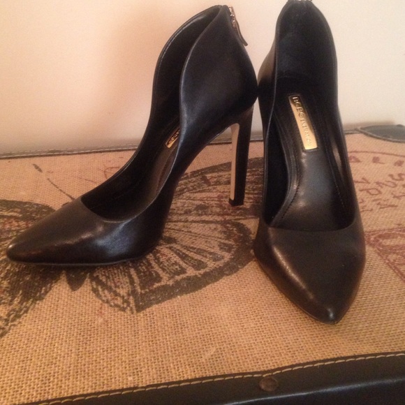 Size 4.5 BCBG Pumps