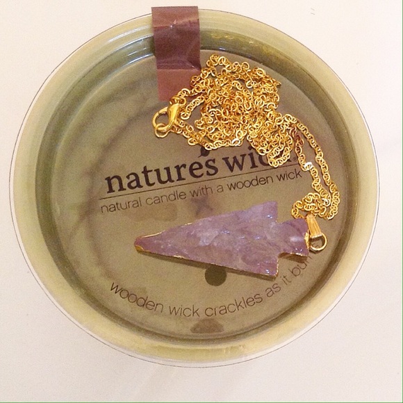 IT'S A STEAL ! New price... Arrow necklace
