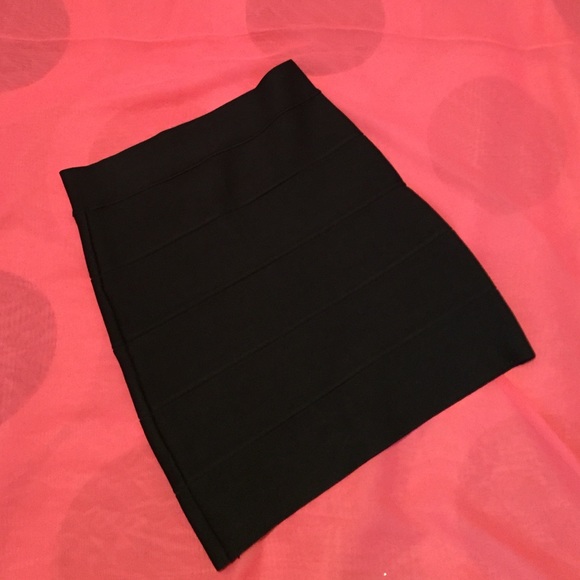 BCBG MAXAZRIA BANDAGE SKIRT