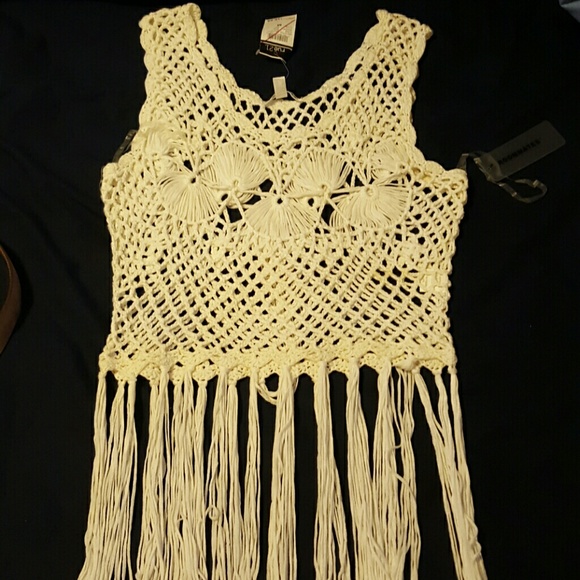 Roommates top