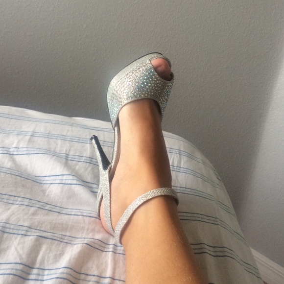 Heals! - Picture 3 of 3