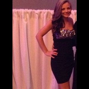 💎💎Little black dress with sequin detail💎💎