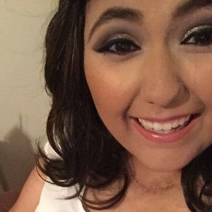 Meet your Posher, Briana