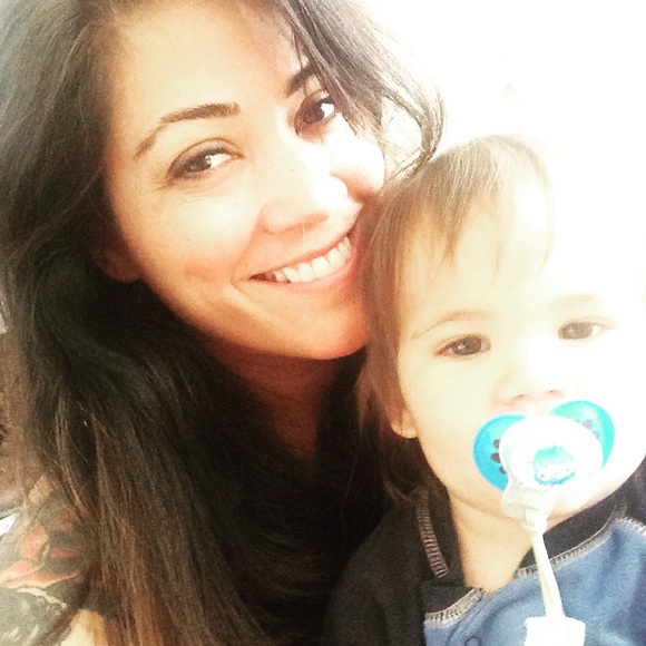 Meet your Posher, Laurie - Picture 2 of 4