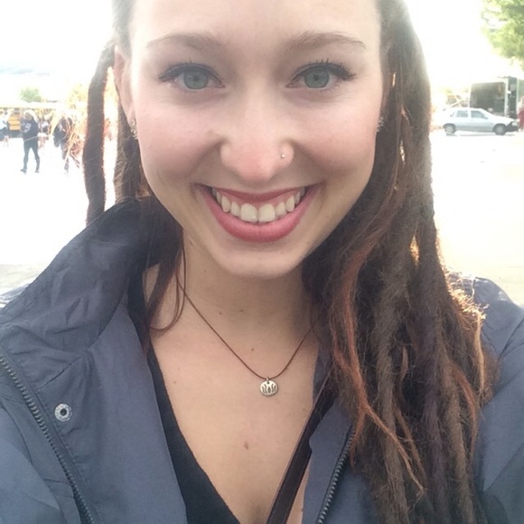 Meet your Posher, Mikayla