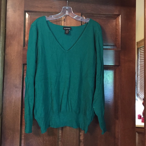 VNECK SWEATER