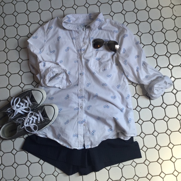 Old Navy white bicycle print button-up shirt.