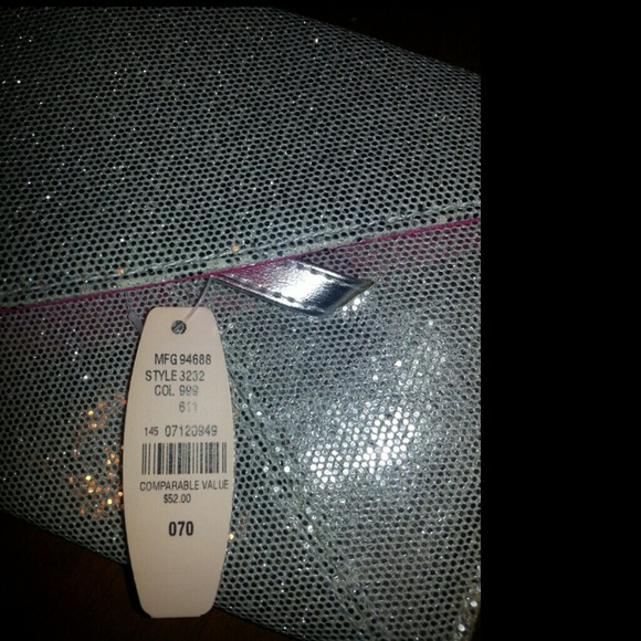 Victoria's secret clutch - Picture 2 of 2
