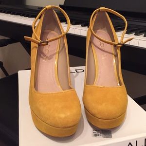 Aldo: Yellow High Heels