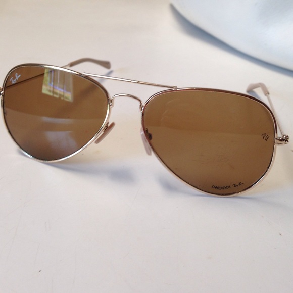gold ray-ban aviator sunglasses