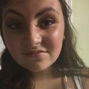 Meet your Posher, Kayley