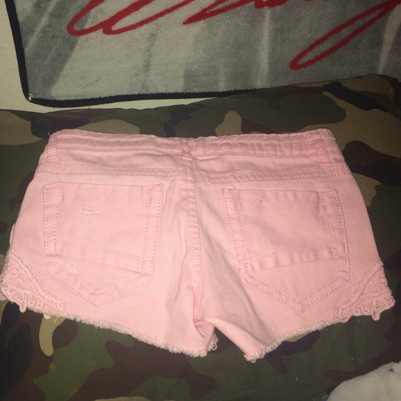 Soft pink shorts - Picture 3 of 4