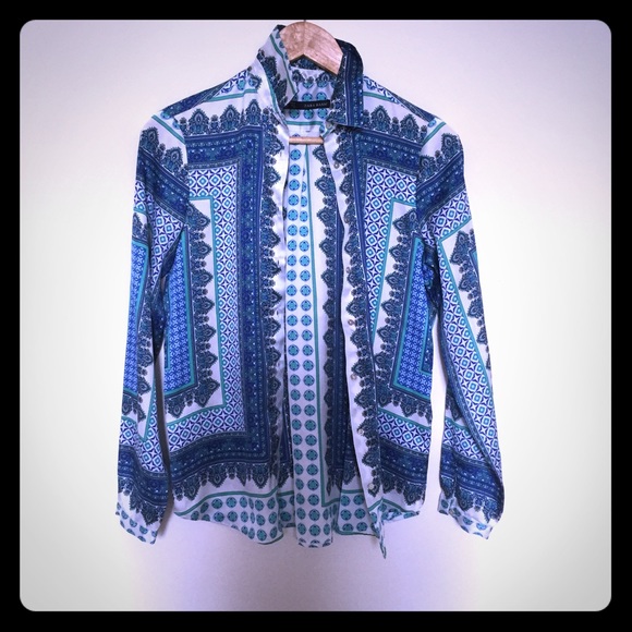 beautiful zara button down shirt in good condition