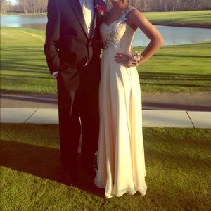 Prom dress from promgirl.com