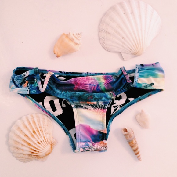 Volcom Other - Volcom bikini bottoms