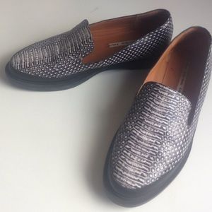 &otherstories  7us/38eu black and white loafers