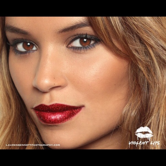 Bella Violent Lips (Red Glitter)