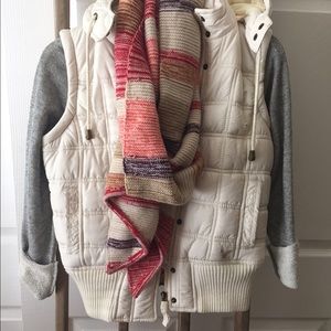 American Eagle puffer vest