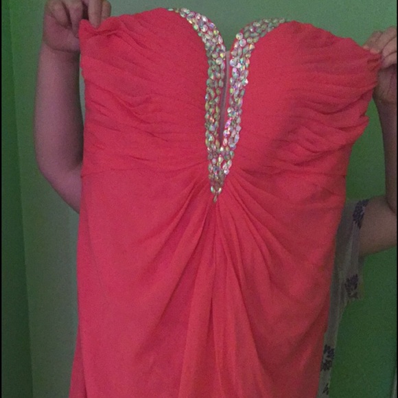 Dress - Picture 2 of 4