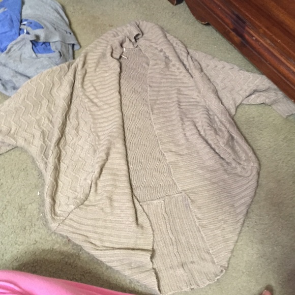 Sweaters - Picture 3 of 3