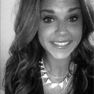 Meet your Posher, Katelyn