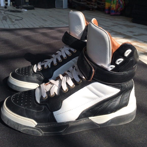 Givenchy Tyson High Top Sneakers - Picture 2 of 4