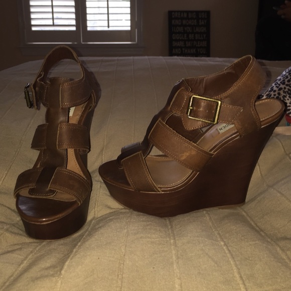 Steve Madden brown wedges