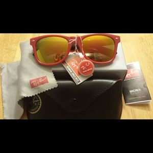 RAY BAN WAYFARER POLORIZED SUNGLASSES