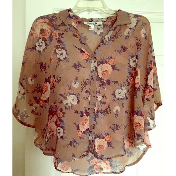 Forever 21 Tops - 💕STUNNING FLORAL TOP - MINT CONDITION 💕