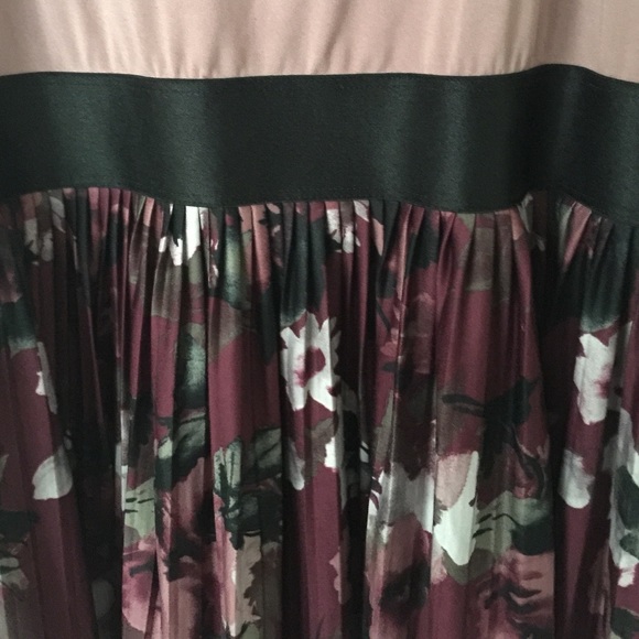 Floral print dress - Picture 2 of 2