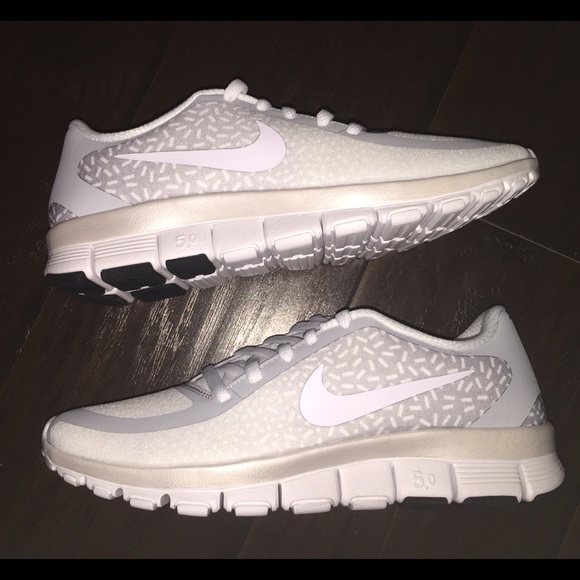 ⚡️SALE⚡️ Brand New! Ombre Nike Frees - Picture 4 of 4
