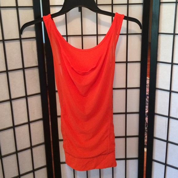 Orange workout top - Picture 1 of 3