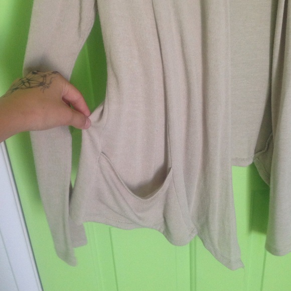 Cardigan - Picture 3 of 4