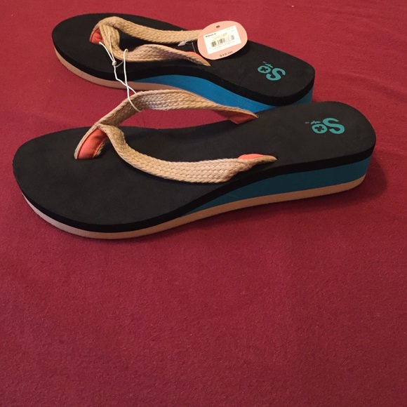 Flip flops - Picture 2 of 2