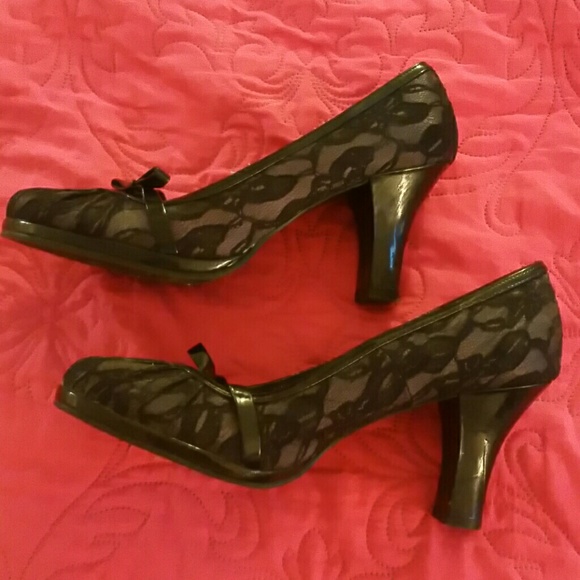 Ladies heels - Picture 4 of 4