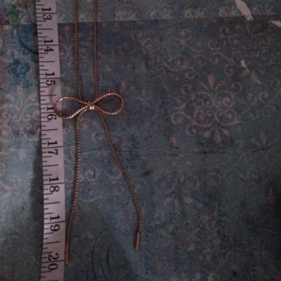 🎀Dainty bow necklace 🎀 - Picture 3 of 4