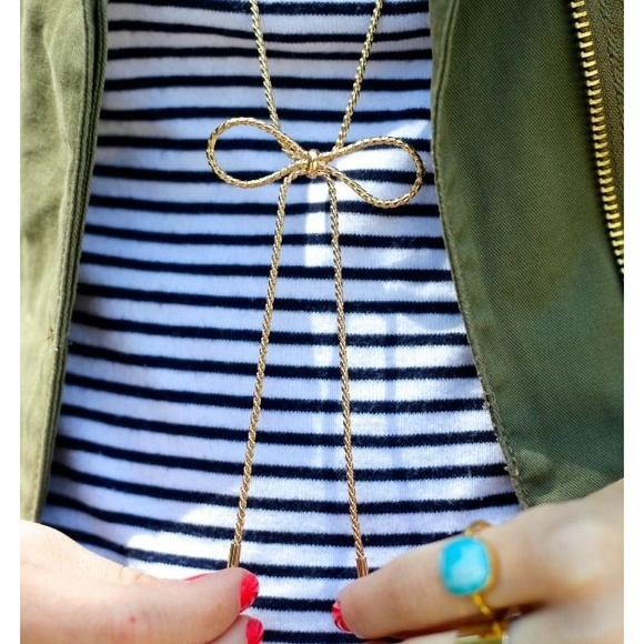 🎀Dainty bow necklace 🎀 - Picture 4 of 4