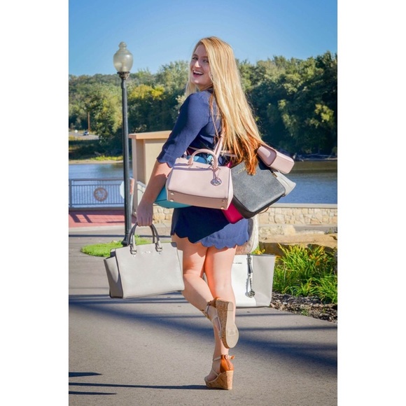 Meet me ππ» - Picture 2 of 4