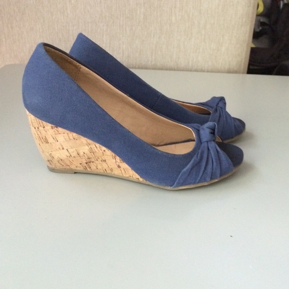 Heels - Picture 2 of 4